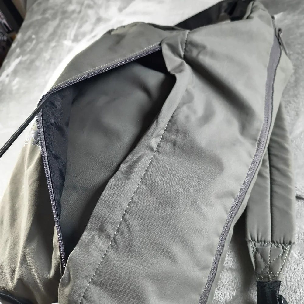 Kangol Messenger Bag Gray Travel Commuter‎ Day Pack Backpack Kangaroo Crossbody